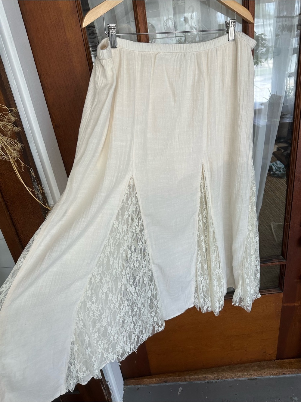 Beautiful Cream Lace-Panel Maxi Skirt